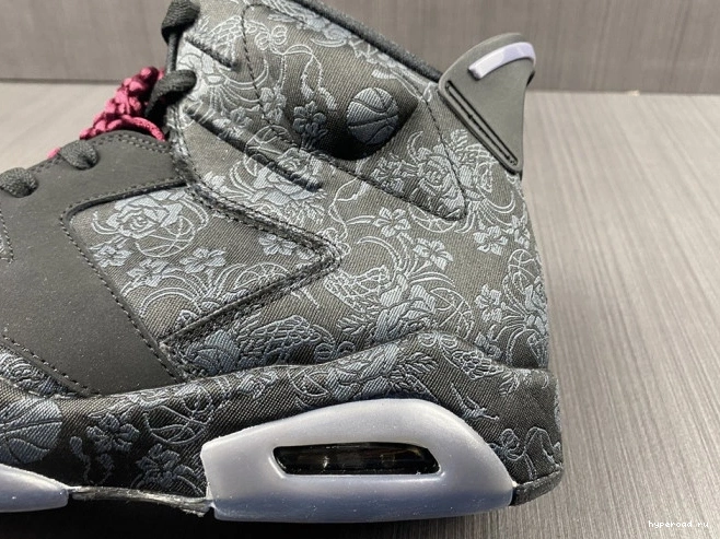 (W) 6 Retro Triple Jordan DB9818-001 SD Black 0803
